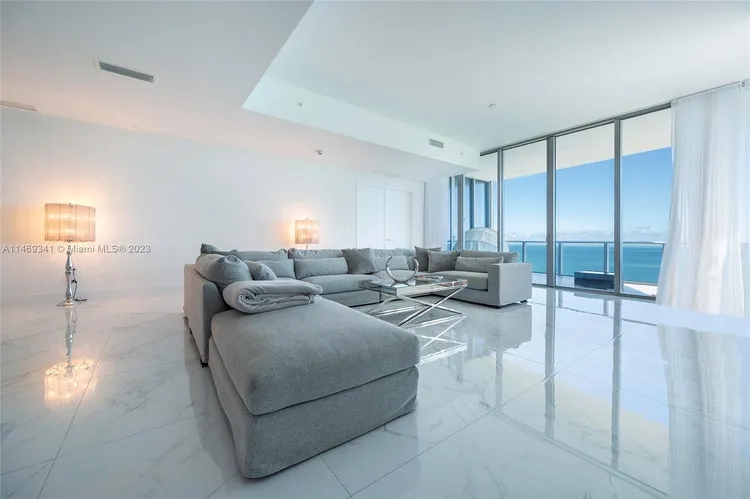 Chateau Beach Residences #1401 image #22