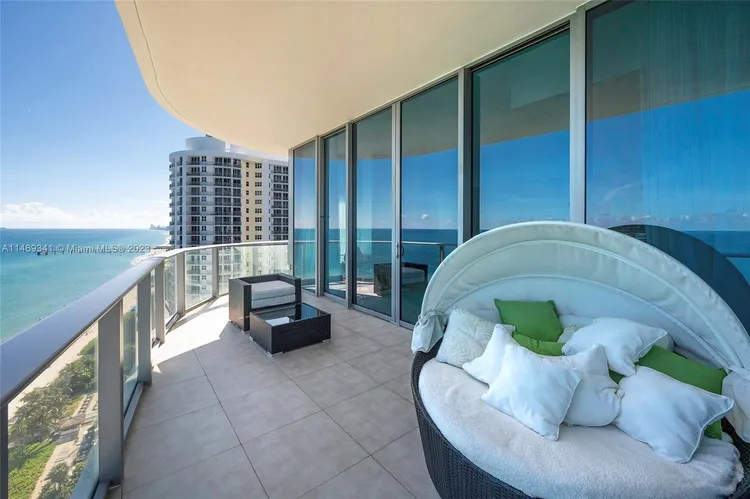 Chateau Beach Residences #1401 image #26