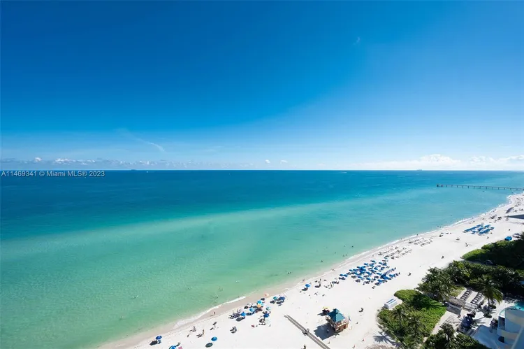 Chateau Beach Residences #1401 image #29