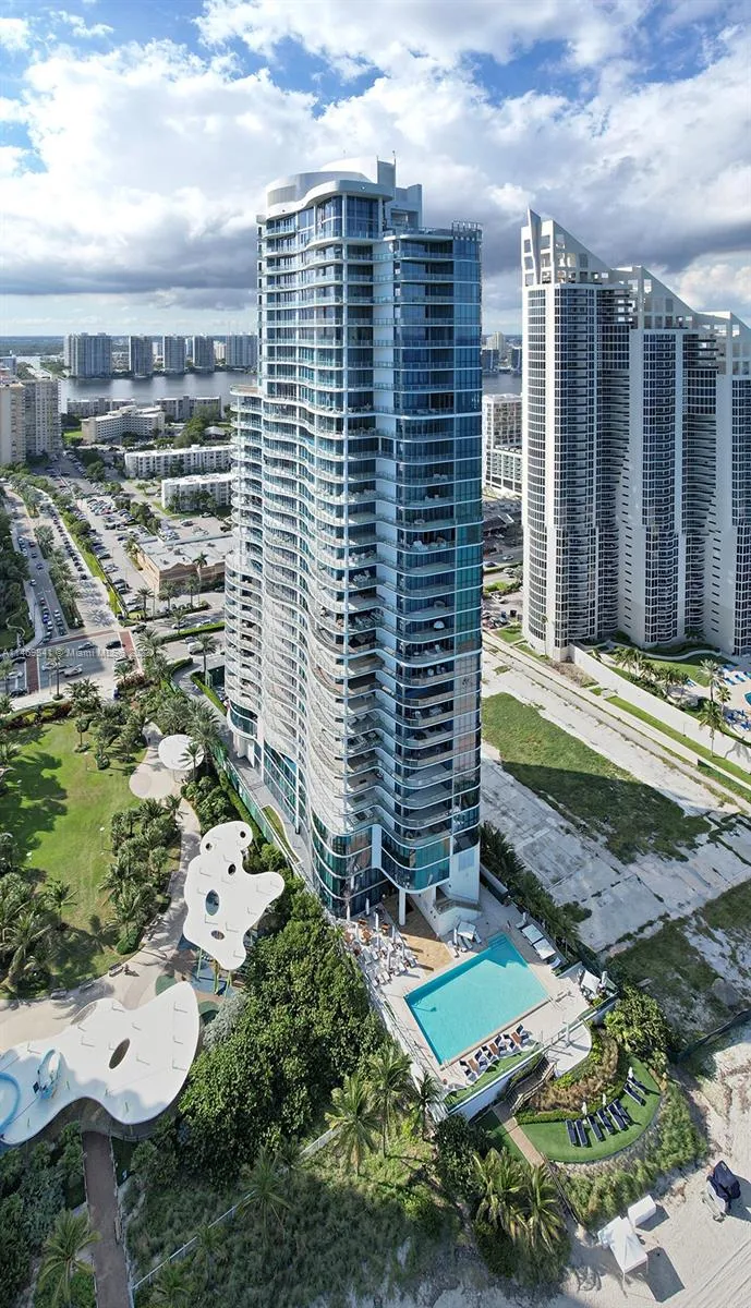 Chateau Beach Residences #1401 image #32