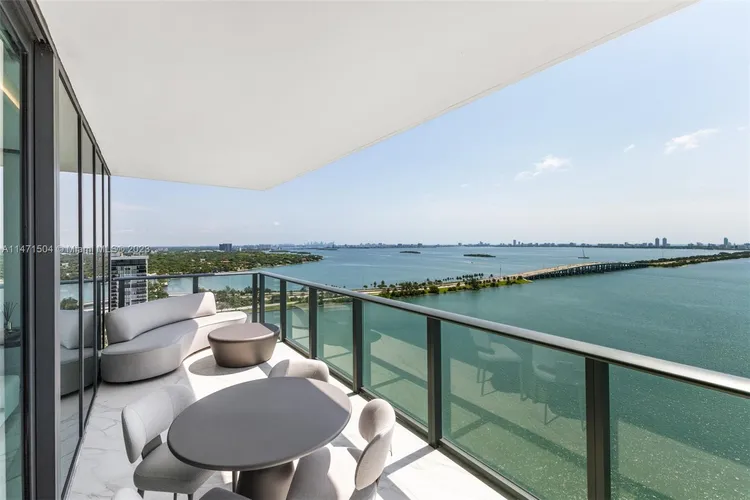 One Paraiso #2406 image #10