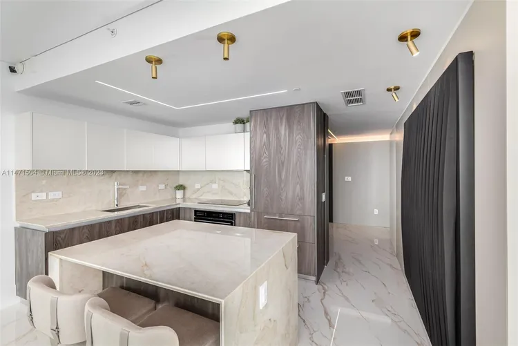 One Paraiso #2406 image #18