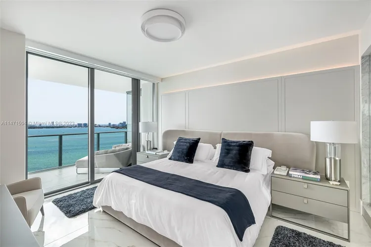 One Paraiso #2406 image #24