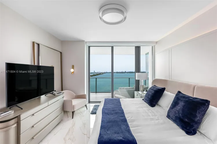 One Paraiso #2406 image #26