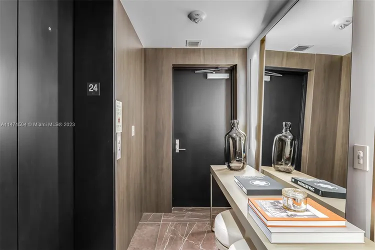 One Paraiso #2406 image #33