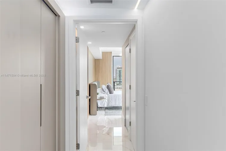 One Paraiso #2406 image #37