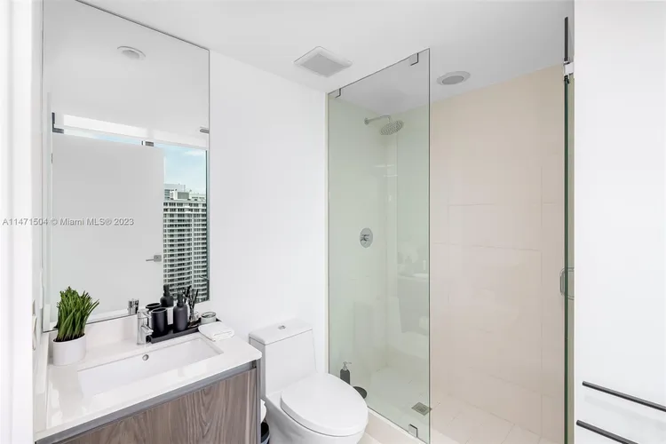 One Paraiso #2406 image #41