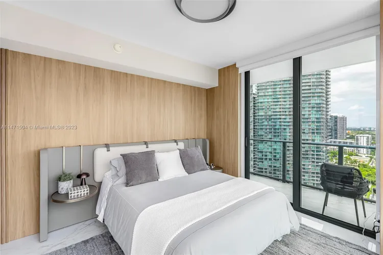 One Paraiso #2406 image #42