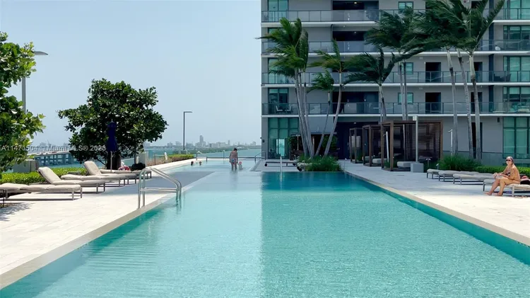 One Paraiso #2406 image #75