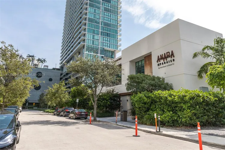 One Paraiso #2406 image #84