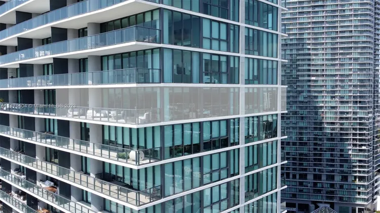 One Paraiso #2406 image #8