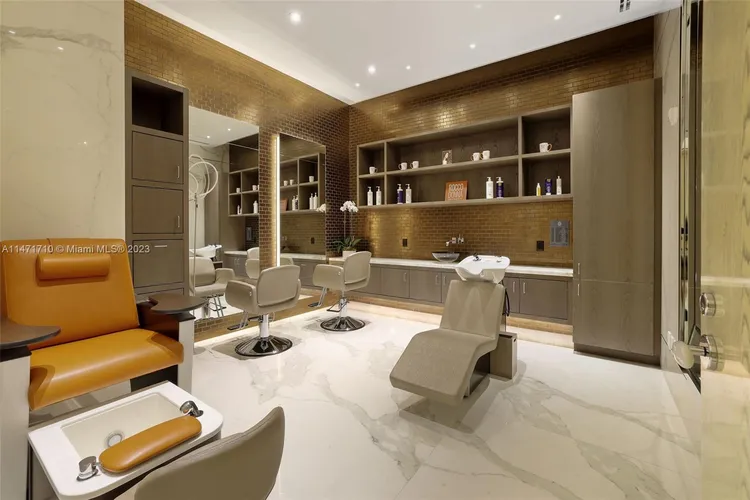 Fendi Chateau Residences #901 image #32