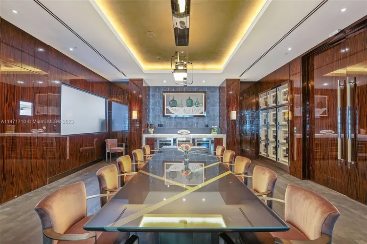 Fendi Chateau Residences #901 image #33