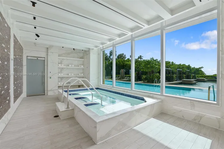 Fendi Chateau Residences #901 image #40