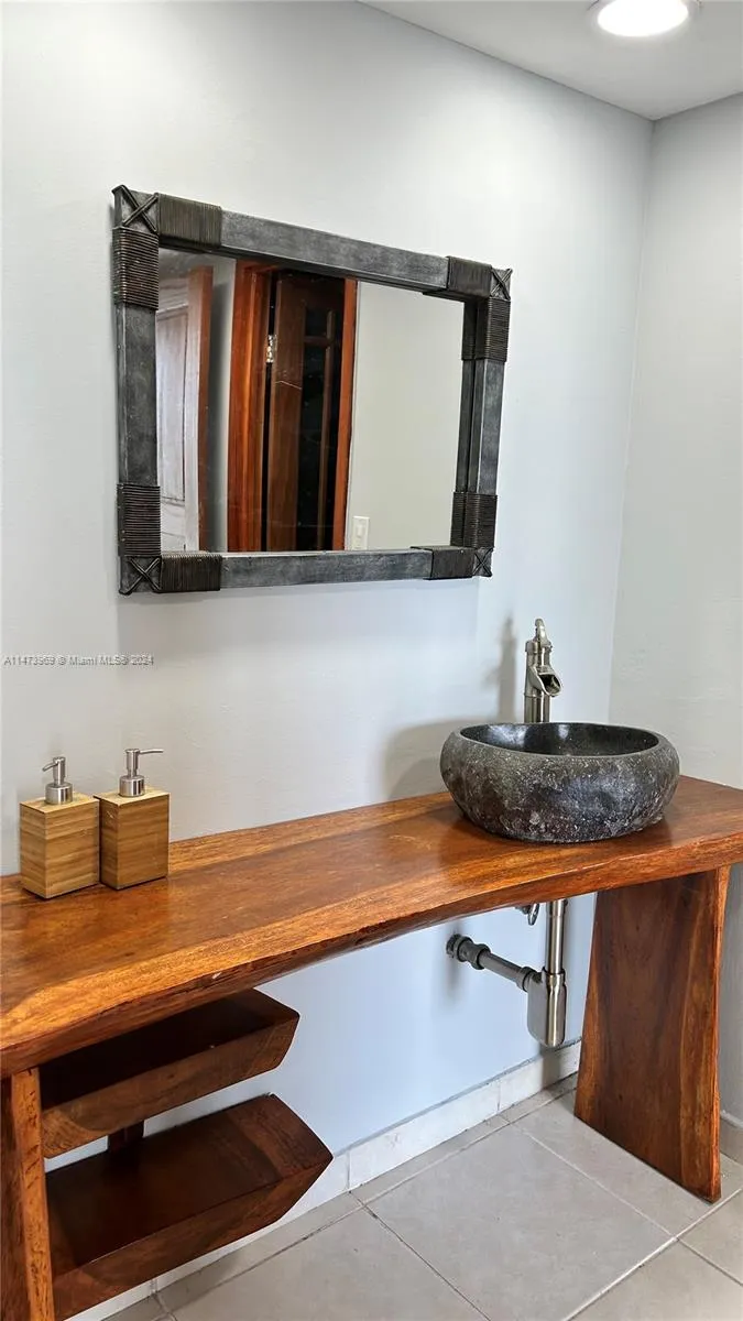 Brickell Bay Club #707 image #10