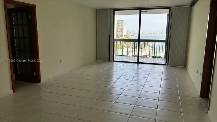 Brickell Bay Club #707 image #7