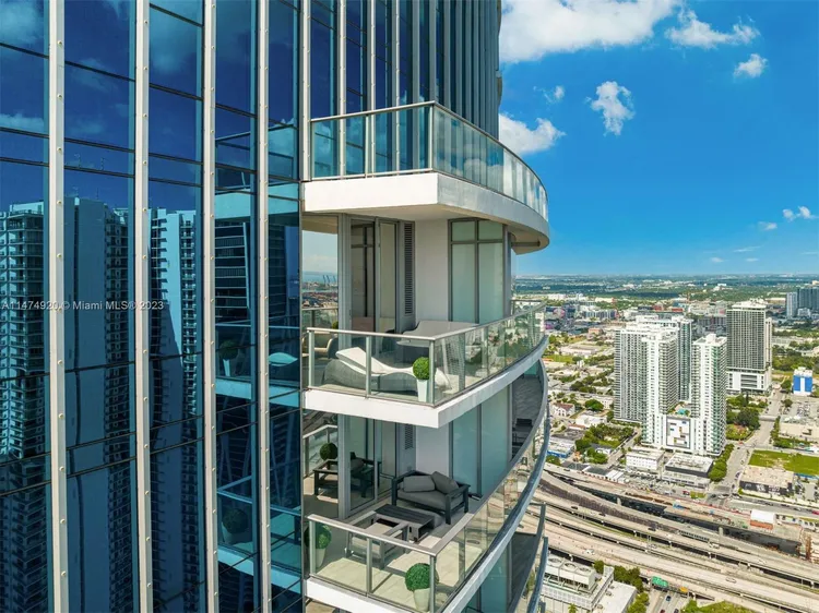 Paramount Miami Worldcenter #PH5105 image #35