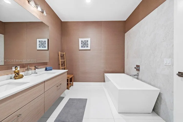 Bay House #PH3 image #21