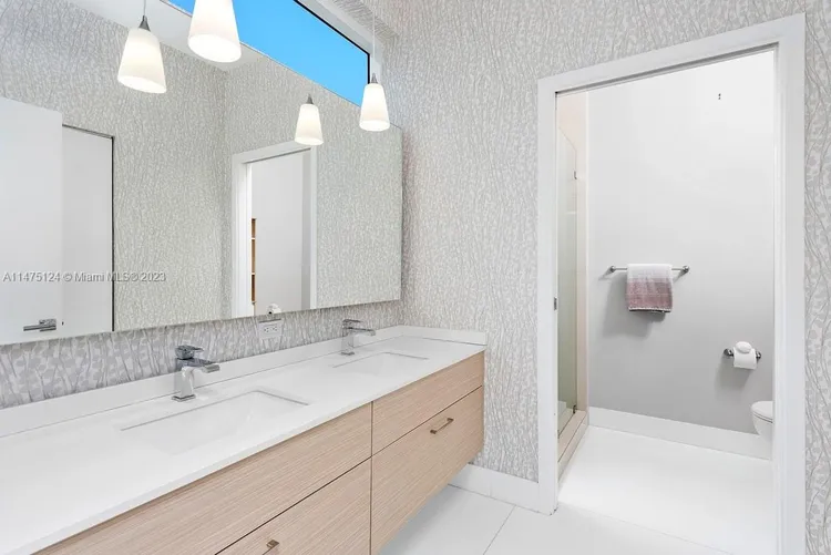 Bay House #PH3 image #24