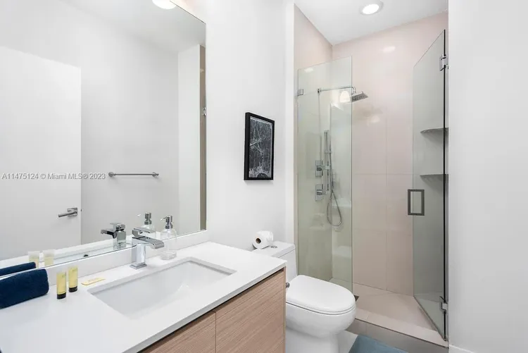 Bay House #PH3 image #29