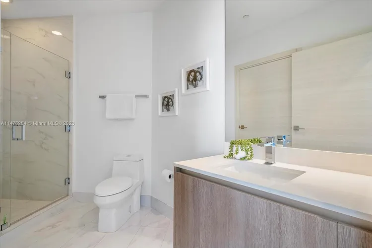 SLS Lux Brickell #5505 image #15
