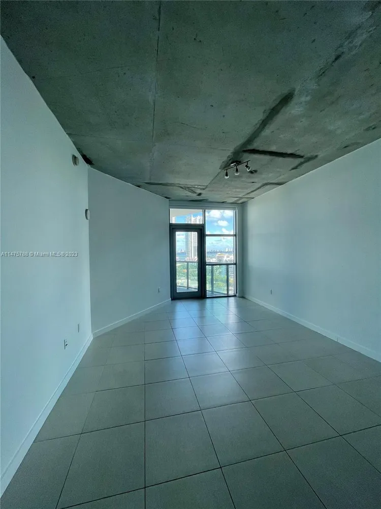 Midtown 4 #H1606 image #6