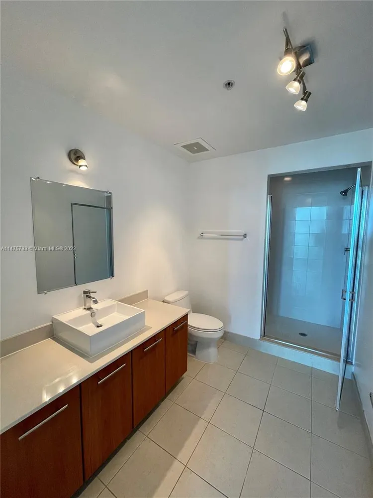 Midtown 4 #H1606 image #9