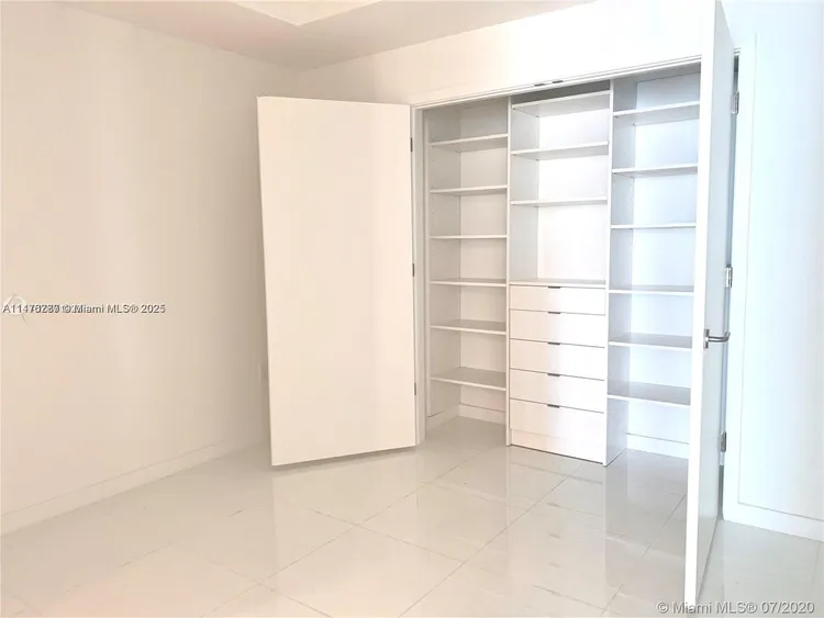 Paramount Miami Worldcenter #3105 image #11