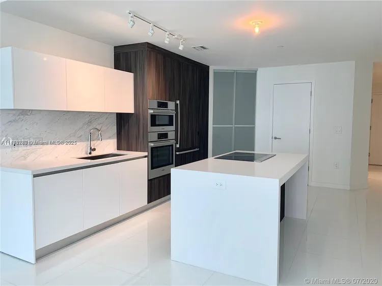 Paramount Miami Worldcenter #3105 image #7