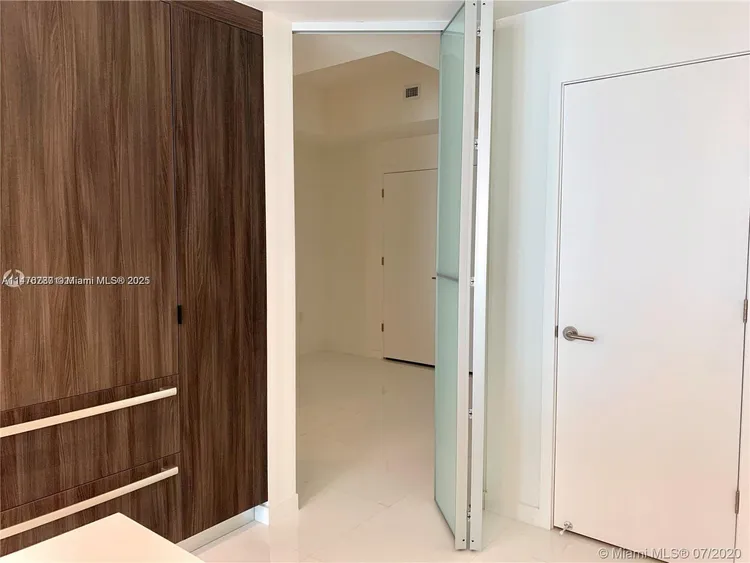 Paramount Miami Worldcenter #3105 image #8