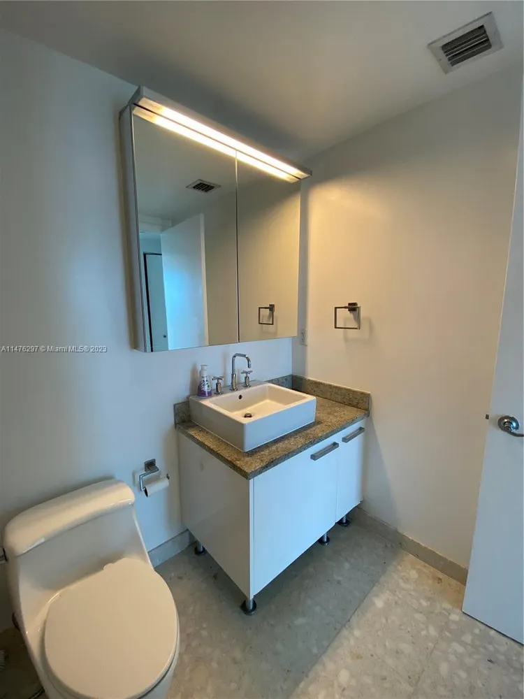 Latitude #4110 image #7