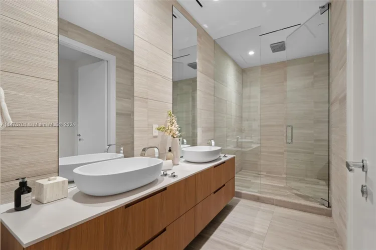 The Ritz-Carlton Residences Mid-Beach #125 image #11