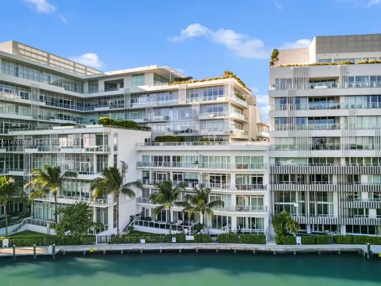 The Ritz-Carlton Residences Mid-Beach #125 image #30