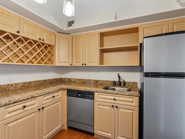 King Cole #716 image #36