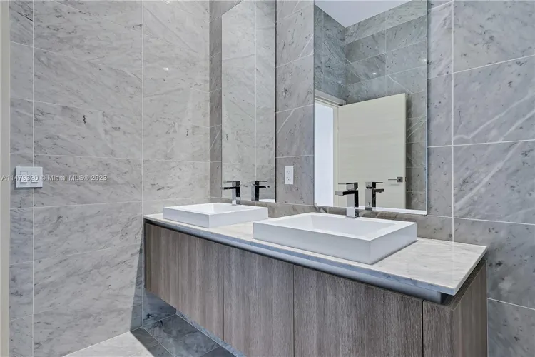 SLS Lux Brickell #5601 image #21