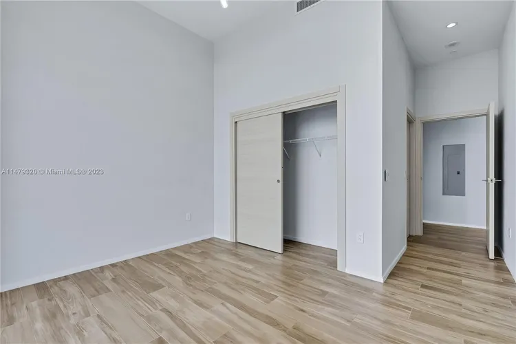 SLS Lux Brickell #5601 image #24