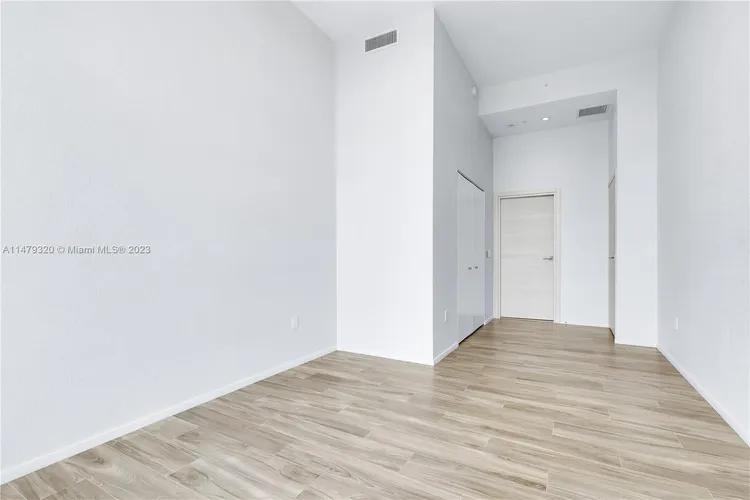 SLS Lux Brickell #5601 image #28