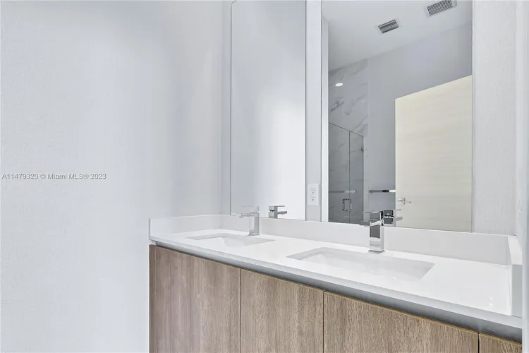 SLS Lux Brickell #5601 image #29