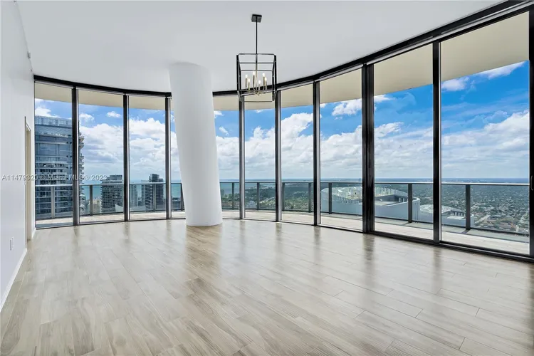 SLS Lux Brickell #5601 image #9