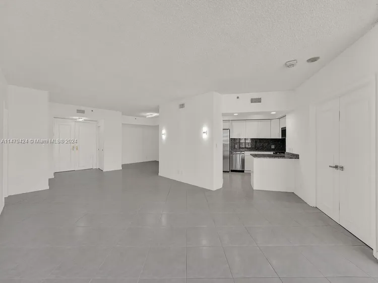 Hamptons West #710 image #14