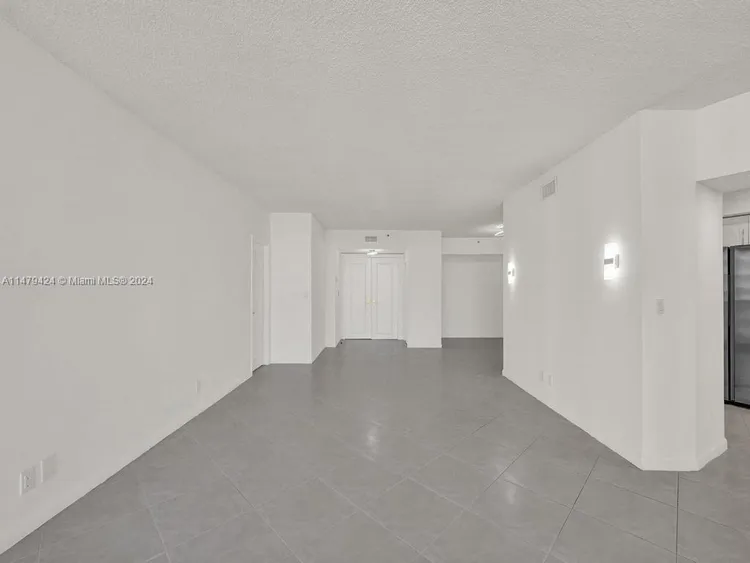 Hamptons West #710 image #17