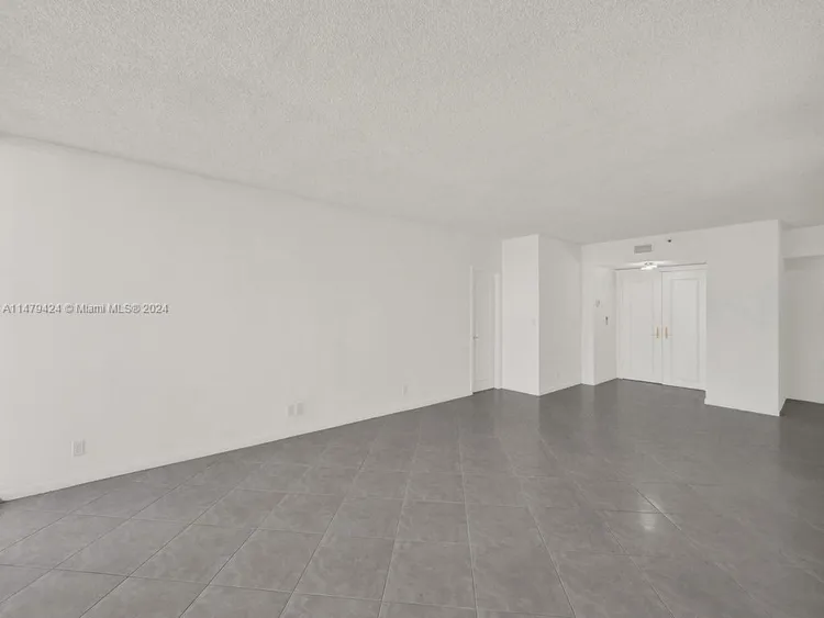 Hamptons West #710 image #18