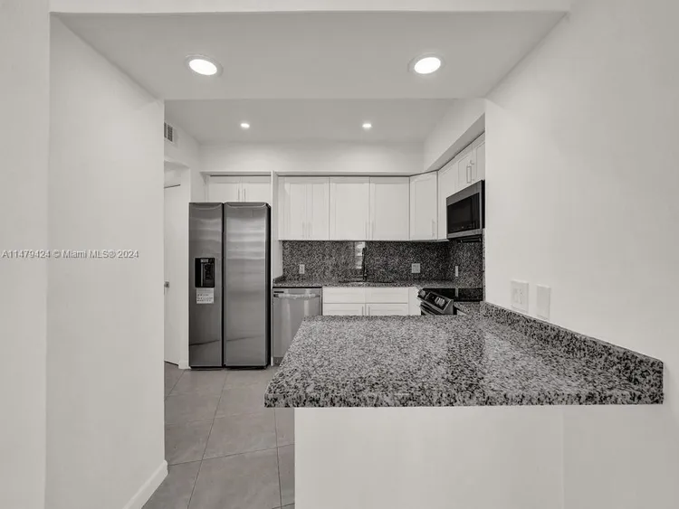 Hamptons West #710 image #20