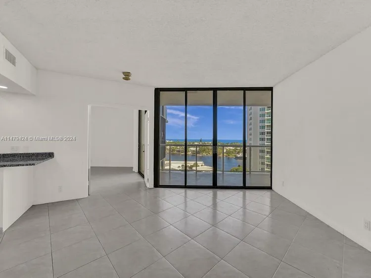 Hamptons West #710 image #21