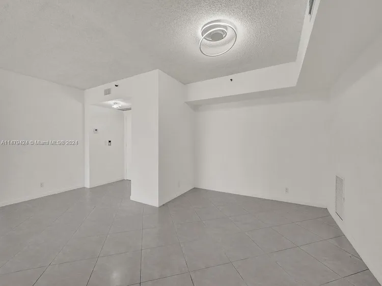 Hamptons West #710 image #27