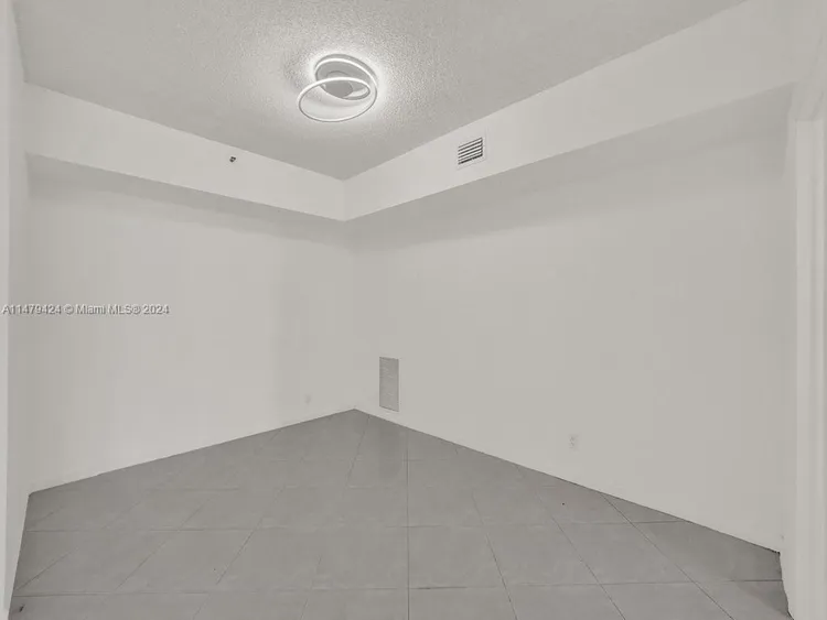 Hamptons West #710 image #28