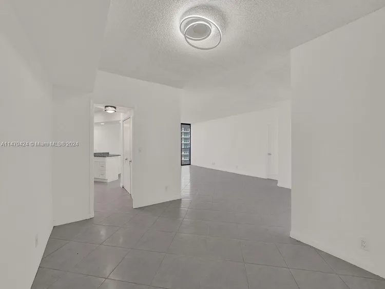 Hamptons West #710 image #29