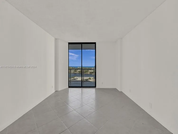 Hamptons West #710 image #30