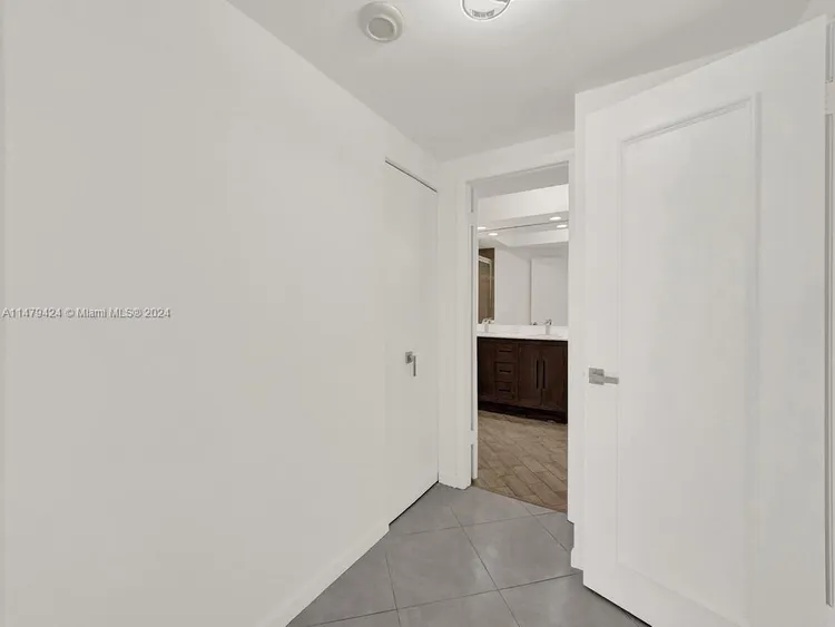 Hamptons West #710 image #34