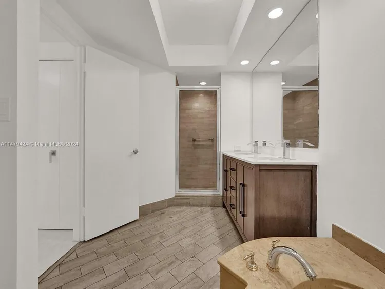 Hamptons West #710 image #37